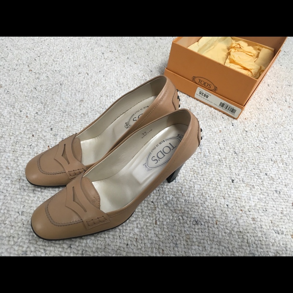 Tod’s leather pumps